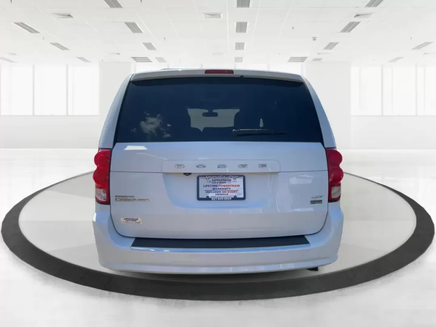 2018 Dodge Grand Caravan GT (2C4RDGEGXJR) with an Pentastar 3.6L V-6 DOHC engine, located at 8750 N County Rd 25A, Piqua, OH, 45356, (937) 908-9800, 40.164391, -84.232513 - Photo#3