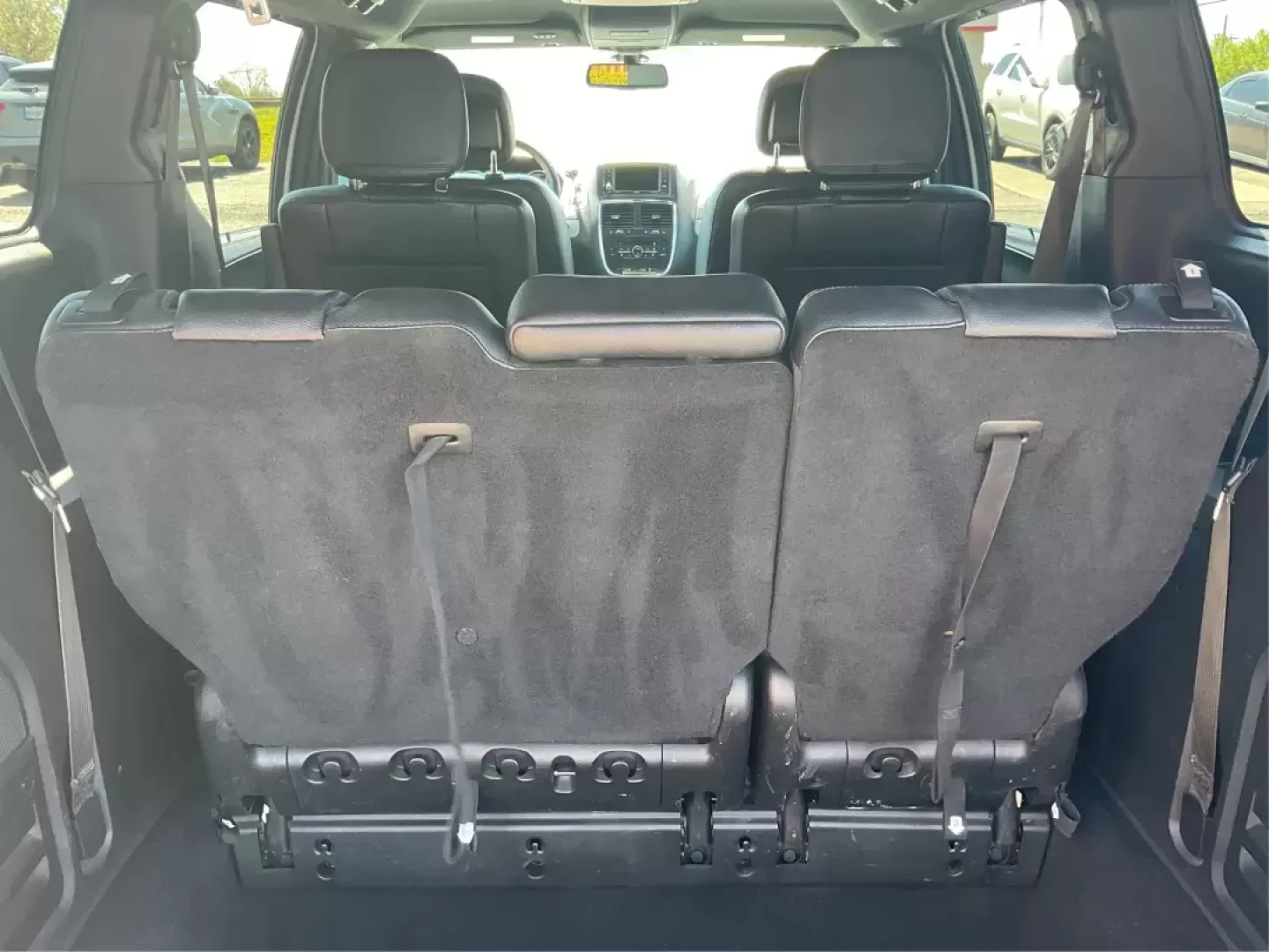 2018 Dodge Grand Caravan GT (2C4RDGEGXJR) with an Pentastar 3.6L V-6 DOHC engine, located at 8750 N County Rd 25A, Piqua, OH, 45356, (937) 908-9800, 40.164391, -84.232513 - Photo#11