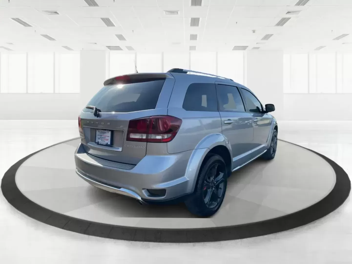 2018 Dodge Journey Crossroad AWD (3C4PDDGG8JT) with an Pentastar 3.6L V-6 DOHC engine, located at 4508 South Dixie Dr, Moraine, OH, 45439, (937) 908-9800, 39.689976, -84.218452 - Photo#2