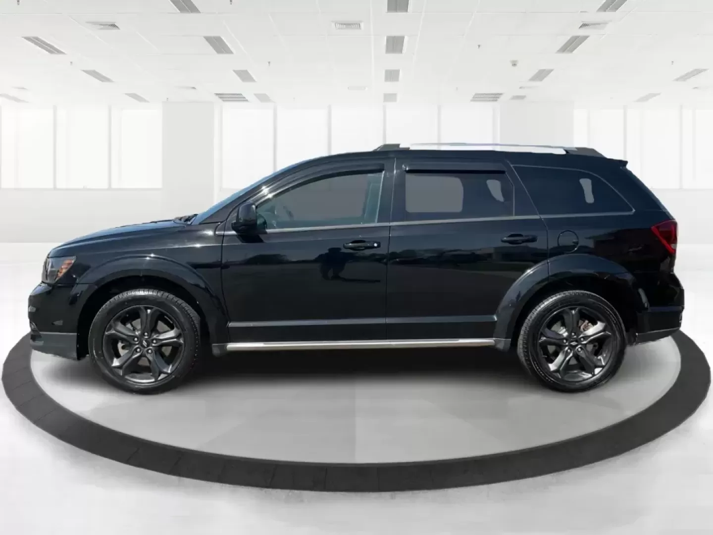 2018 Dodge Journey Crossroad AWD (3C4PDDGG8JT) with an Pentastar 3.6L V-6 DOHC engine, located at 8750 N County Rd 25A, Piqua, OH, 45356, (937) 908-9800, 40.164391, -84.232513 - Photo#5