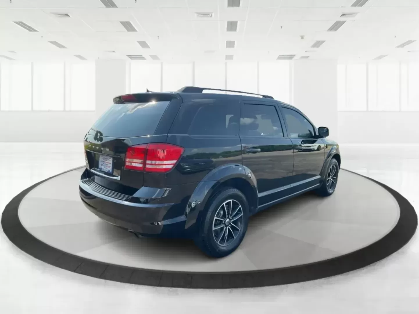 2018 Dodge Journey SE (3C4PDCAB0JT) with an Tigershark MultiAir 2.4L I-4 DOHC engine, located at 1951 S Dayton Lakeview Rd., New Carlisle, OH, 45344, (937) 908-9800, 39.890999, -84.050255 - Photo#2