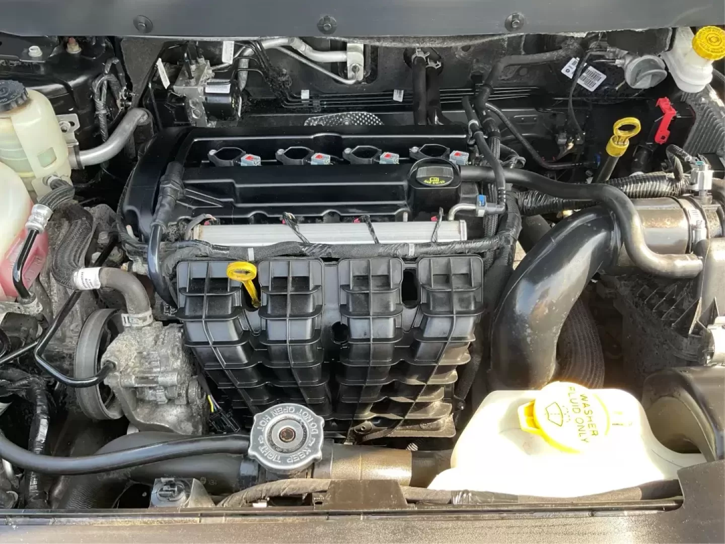 2018 Dodge Journey SE (3C4PDCAB0JT) with an Tigershark MultiAir 2.4L I-4 DOHC engine, located at 1951 S Dayton Lakeview Rd., New Carlisle, OH, 45344, (937) 908-9800, 39.890999, -84.050255 - Photo#9