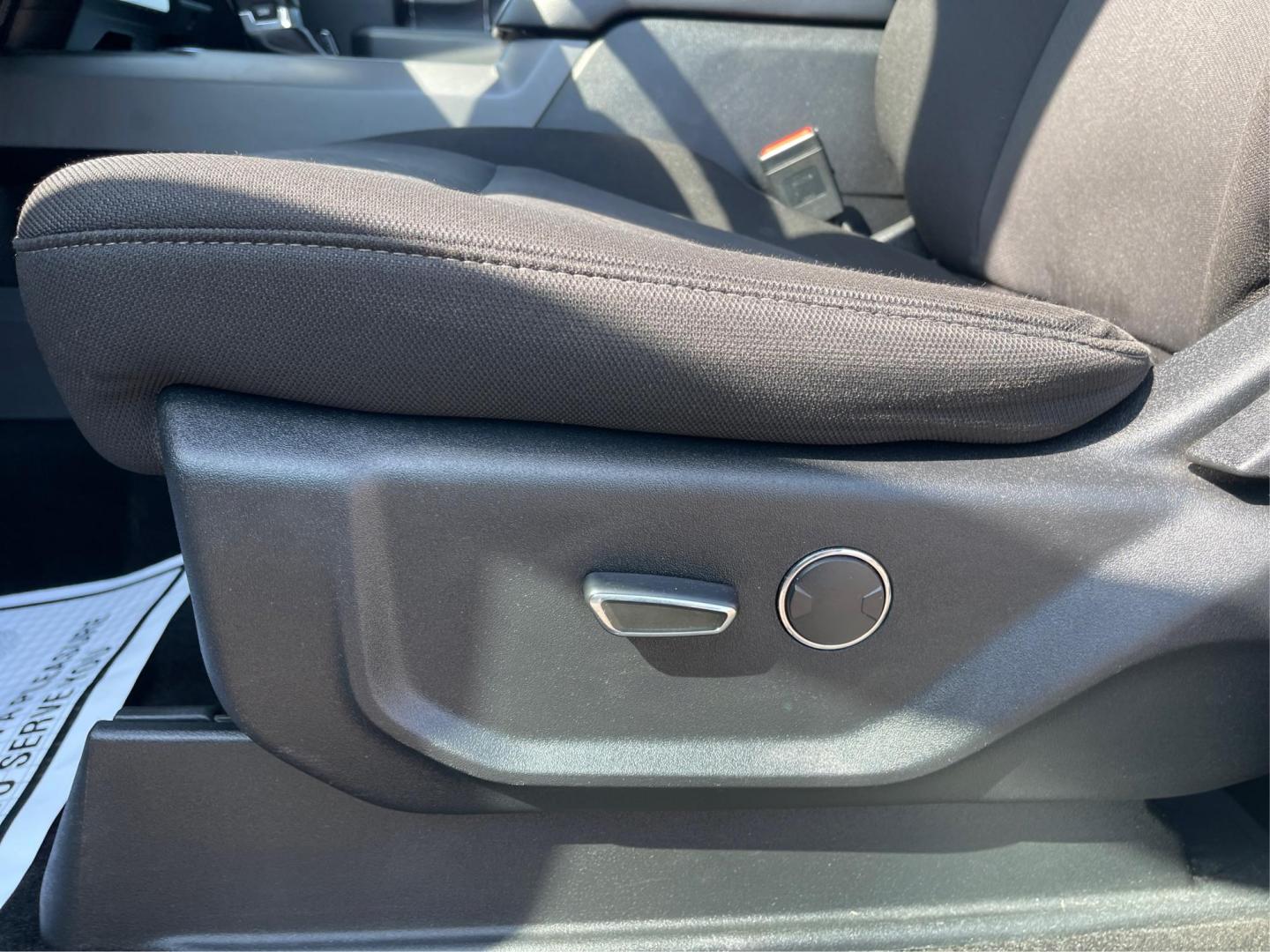 2018 Ford F-150 XL SuperCrew 5.5-ft. Bed 4WD (1FTEW1EG6JF) with an 3.5L V6 TURBO engine, 6-Speed Automatic transmission, located at 8750 N County Rd 25A, Piqua, OH, 45356, (937) 908-9800, 40.164391, -84.232513 - Photo#17