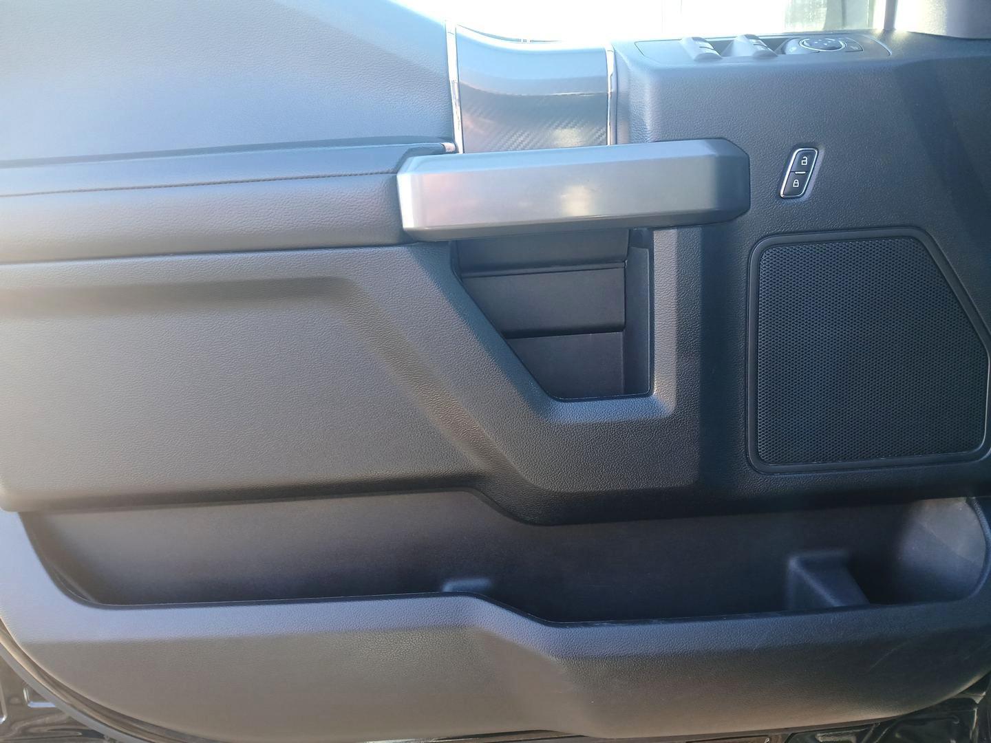 2018 Ford F-150 XL SuperCrew 5.5-ft. Bed 4WD (1FTFW1E53JF) with an 5.0L V8 OHV 16V engine, 6-Speed Automatic transmission, located at 1099 N County Rd 25A , Troy, OH, 45373, (937) 908-9800, 40.057079, -84.212883 - Photo#17