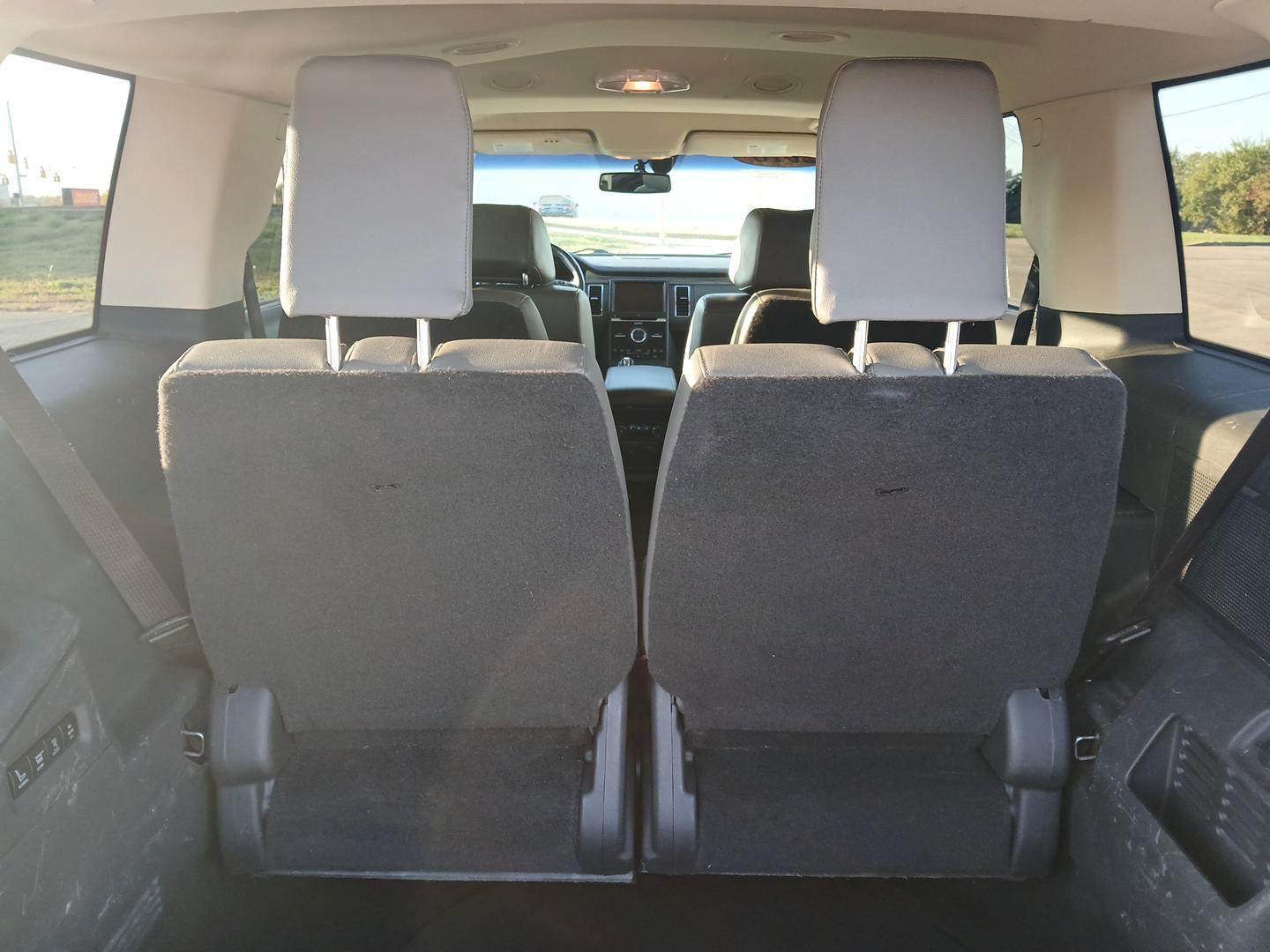 2018 Ford Flex Limited AWD (2FMHK6D8XJB) with an 3.5L V6 DOHC 24V engine, 6-Speed Automatic Overdrive transmission, located at 401 Woodman Dr, Riverside, OH, 45431, (937) 908-9800, 39.760899, -84.123421 - Photo#11