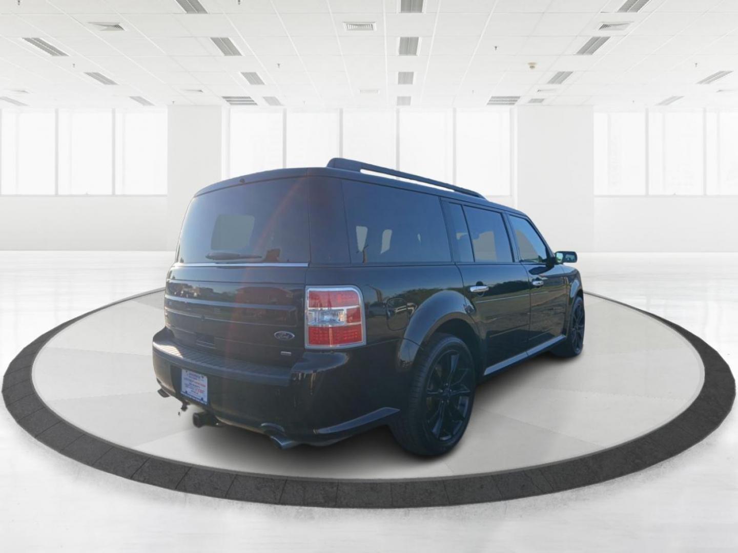 2018 Ford Flex Limited AWD (2FMHK6D8XJB) with an 3.5L V6 DOHC 24V engine, 6-Speed Automatic Overdrive transmission, located at 401 Woodman Dr, Riverside, OH, 45431, (937) 908-9800, 39.760899, -84.123421 - Photo#2