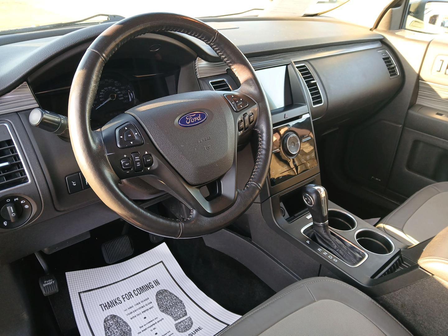 2018 Ford Flex Limited AWD (2FMHK6D8XJB) with an 3.5L V6 DOHC 24V engine, 6-Speed Automatic Overdrive transmission, located at 401 Woodman Dr, Riverside, OH, 45431, (937) 908-9800, 39.760899, -84.123421 - Photo#8