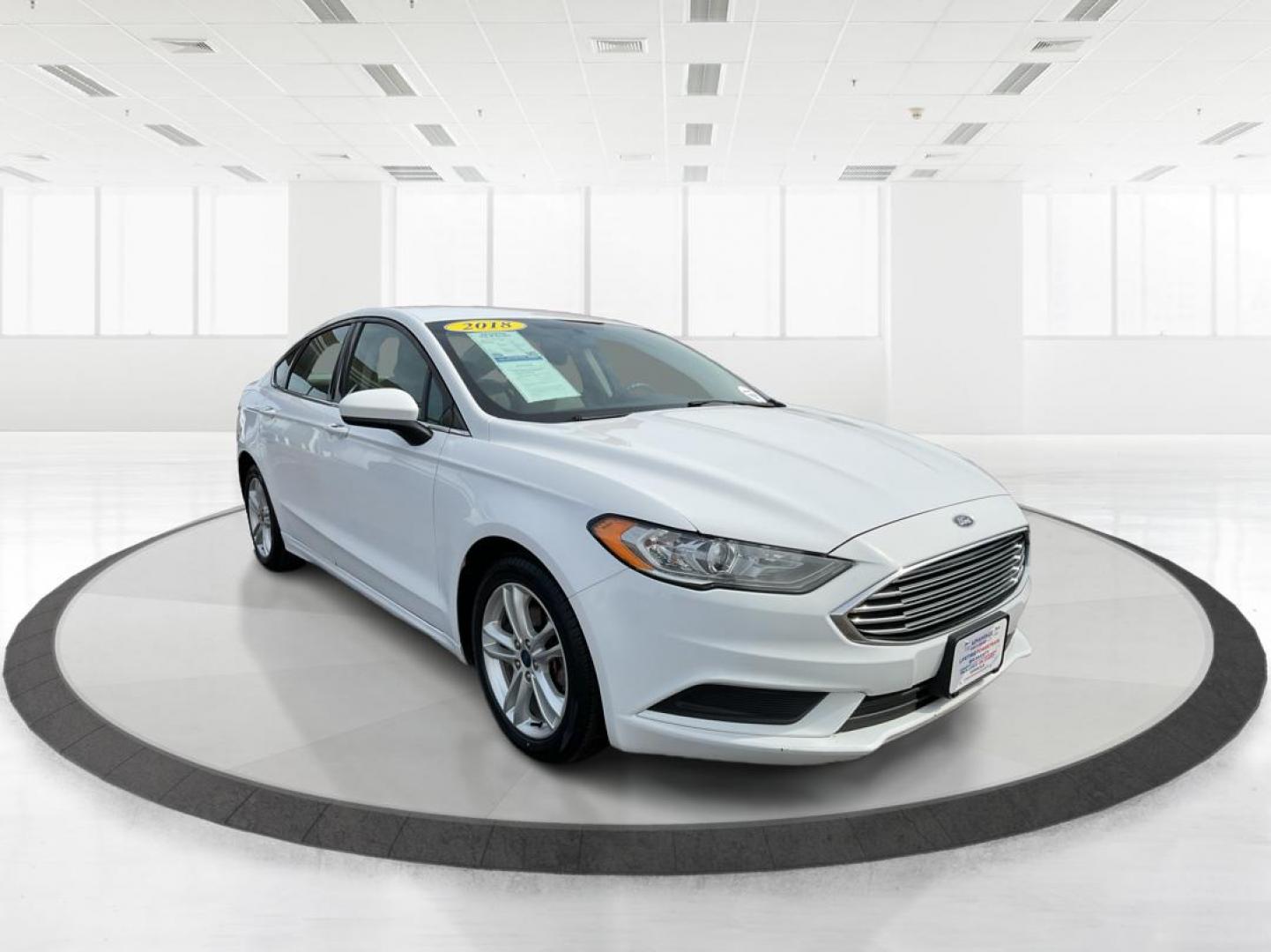2018 Ford Fusion SE (3FA6P0H79JR) with an Duratec 2.5L I-4 DOHC engine, located at 1230 East Main St, Xenia, OH, 45385, (937) 908-9800, 39.688026, -83.910172 - Photo#0