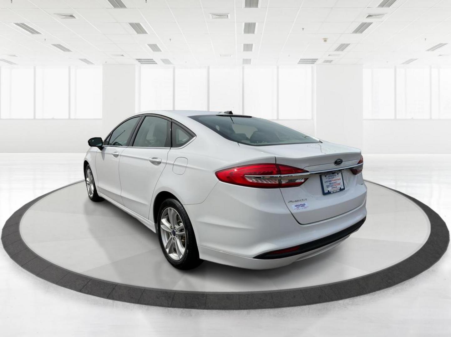 2018 Ford Fusion SE (3FA6P0H79JR) with an Duratec 2.5L I-4 DOHC engine, located at 1230 East Main St, Xenia, OH, 45385, (937) 908-9800, 39.688026, -83.910172 - Photo#4