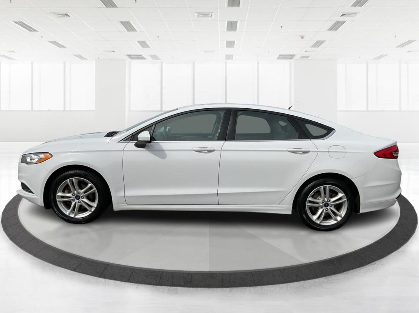 2018 Ford Fusion SE (3FA6P0H79JR) with an Duratec 2.5L I-4 DOHC engine, located at 1230 East Main St, Xenia, OH, 45385, (937) 908-9800, 39.688026, -83.910172 - Photo#5