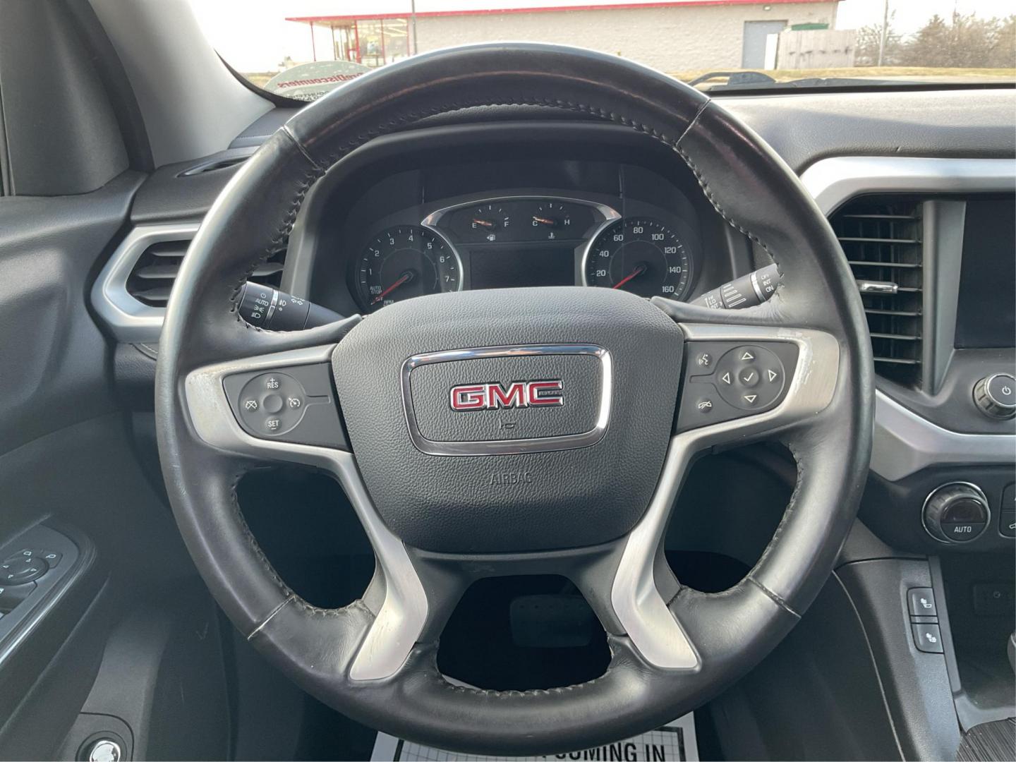 2018 GMC Acadia SLT-1 (1GKKNMLA4JZ) with an 2.5L I-4 gasoline direct injection engine, located at 1230 East Main St, Xenia, OH, 45385, (937) 908-9800, 39.688026, -83.910172 - Photo#15