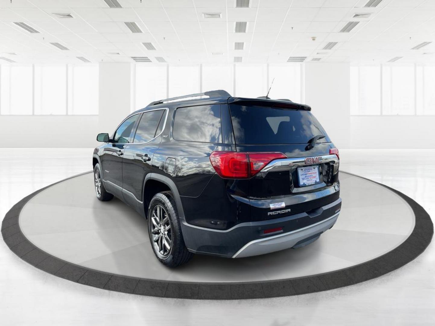 2018 GMC Acadia SLT-1 (1GKKNMLA4JZ) with an 2.5L I-4 gasoline direct injection engine, located at 1230 East Main St, Xenia, OH, 45385, (937) 908-9800, 39.688026, -83.910172 - Photo#4