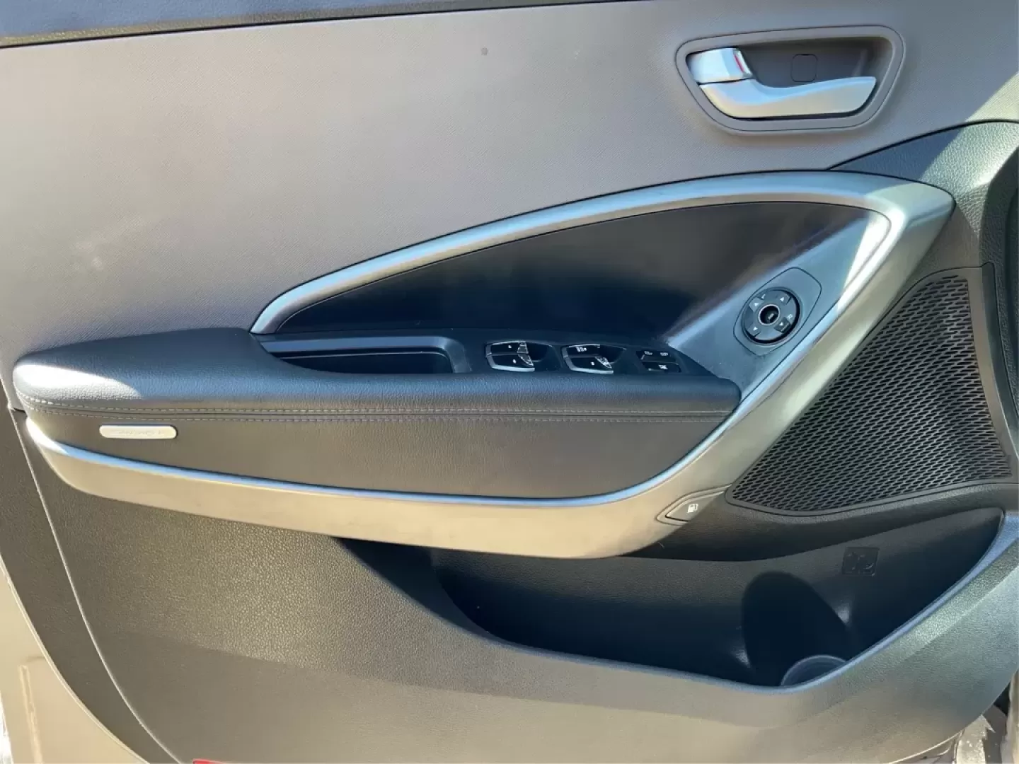 2018 Hyundai Santa Fe 2.4L (5NMZTDLB0JH) with an Theta II 2.4L I-4 gasoline direct injection engine, located at 401 Woodman Dr, Riverside, OH, 45431, (937) 908-9800, 39.760899, -84.123421 - Photo#16