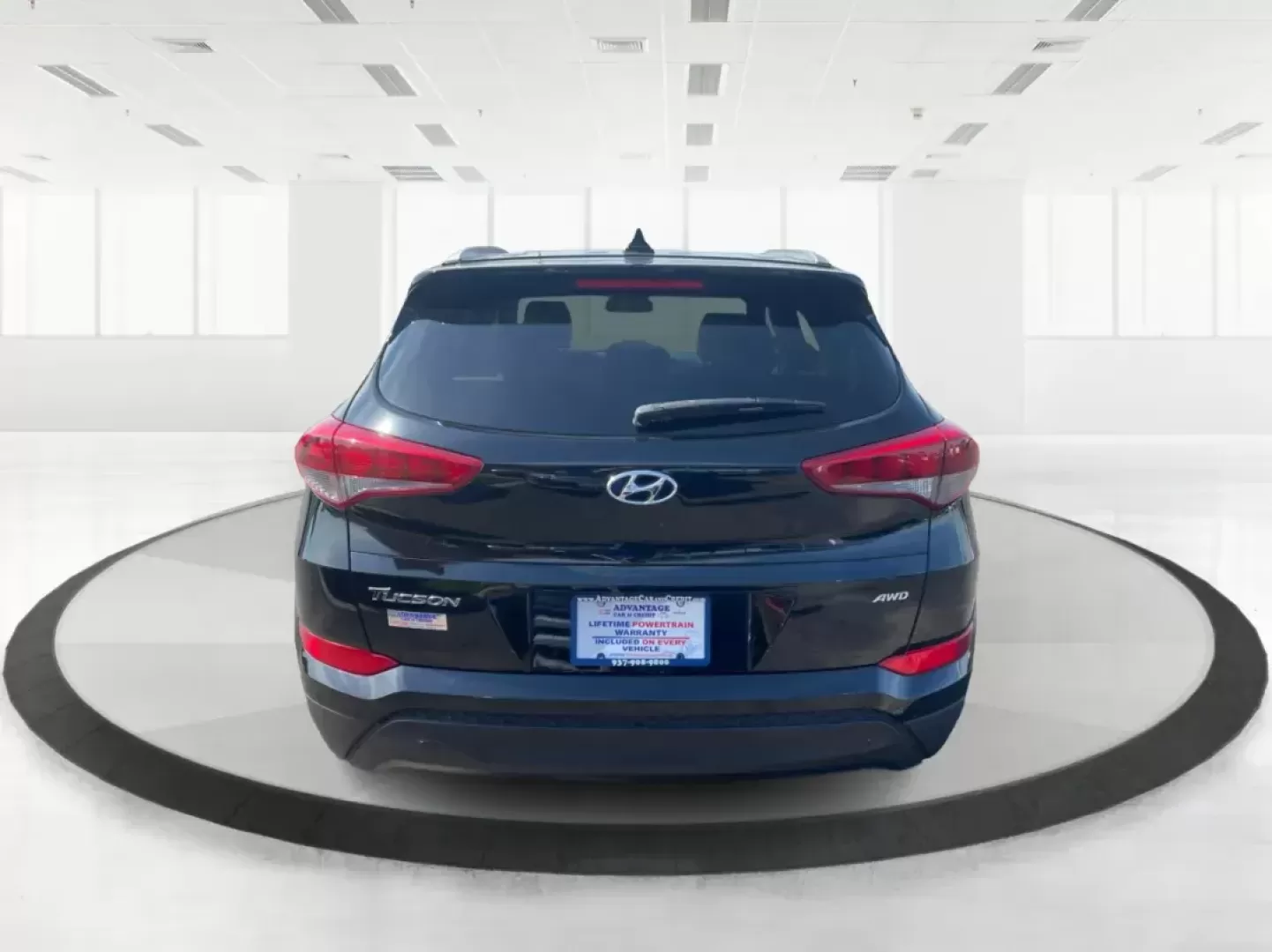 2018 Hyundai Tucson SEL (KM8J3CA41JU) with an Nu 2L I-4 gasoline direct injection engine, located at 8750 N County Rd 25A, Piqua, OH, 45356, (937) 908-9800, 40.164391, -84.232513 - Photo#3