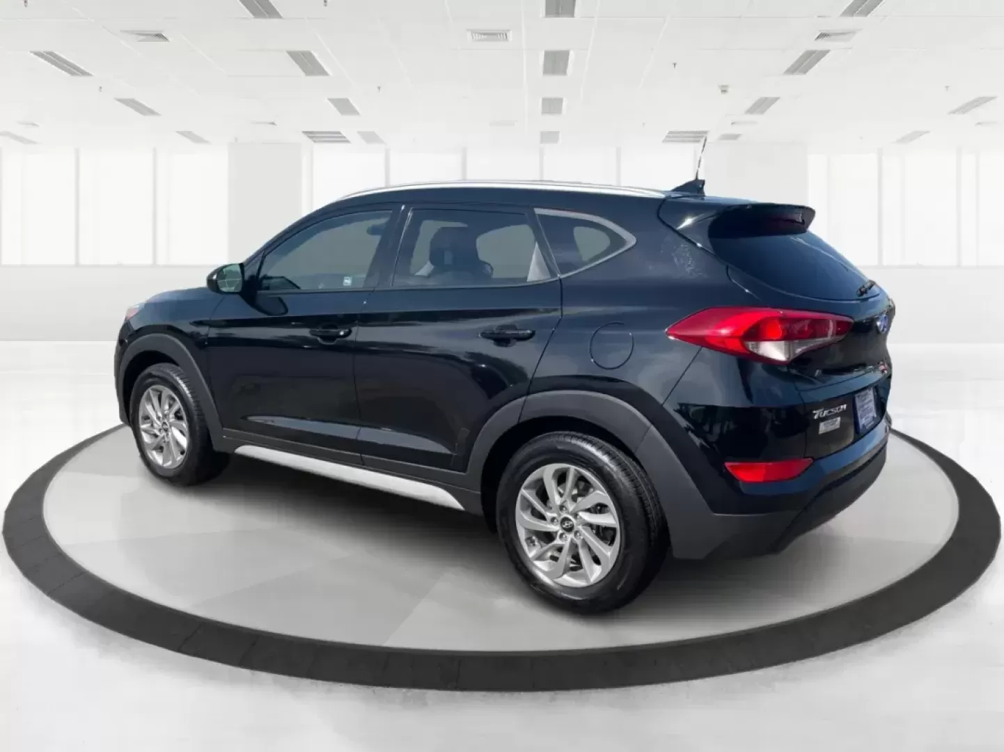 2018 Hyundai Tucson SEL (KM8J3CA41JU) with an Nu 2L I-4 gasoline direct injection engine, located at 8750 N County Rd 25A, Piqua, OH, 45356, (937) 908-9800, 40.164391, -84.232513 - Photo#4