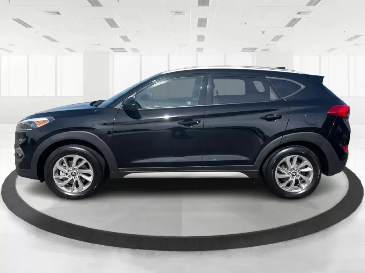 2018 Hyundai Tucson SEL (KM8J3CA41JU) with an Nu 2L I-4 gasoline direct injection engine, located at 8750 N County Rd 25A, Piqua, OH, 45356, (937) 908-9800, 40.164391, -84.232513 - Photo#5