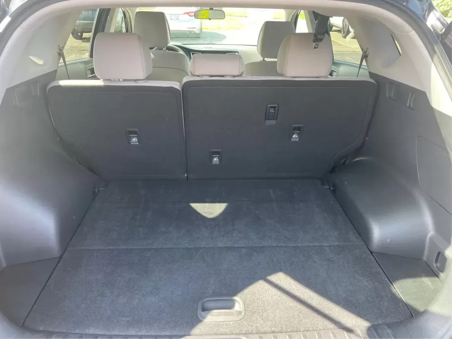 2018 Hyundai Tucson SEL (KM8J3CA41JU) with an Nu 2L I-4 gasoline direct injection engine, located at 8750 N County Rd 25A, Piqua, OH, 45356, (937) 908-9800, 40.164391, -84.232513 - Photo#11