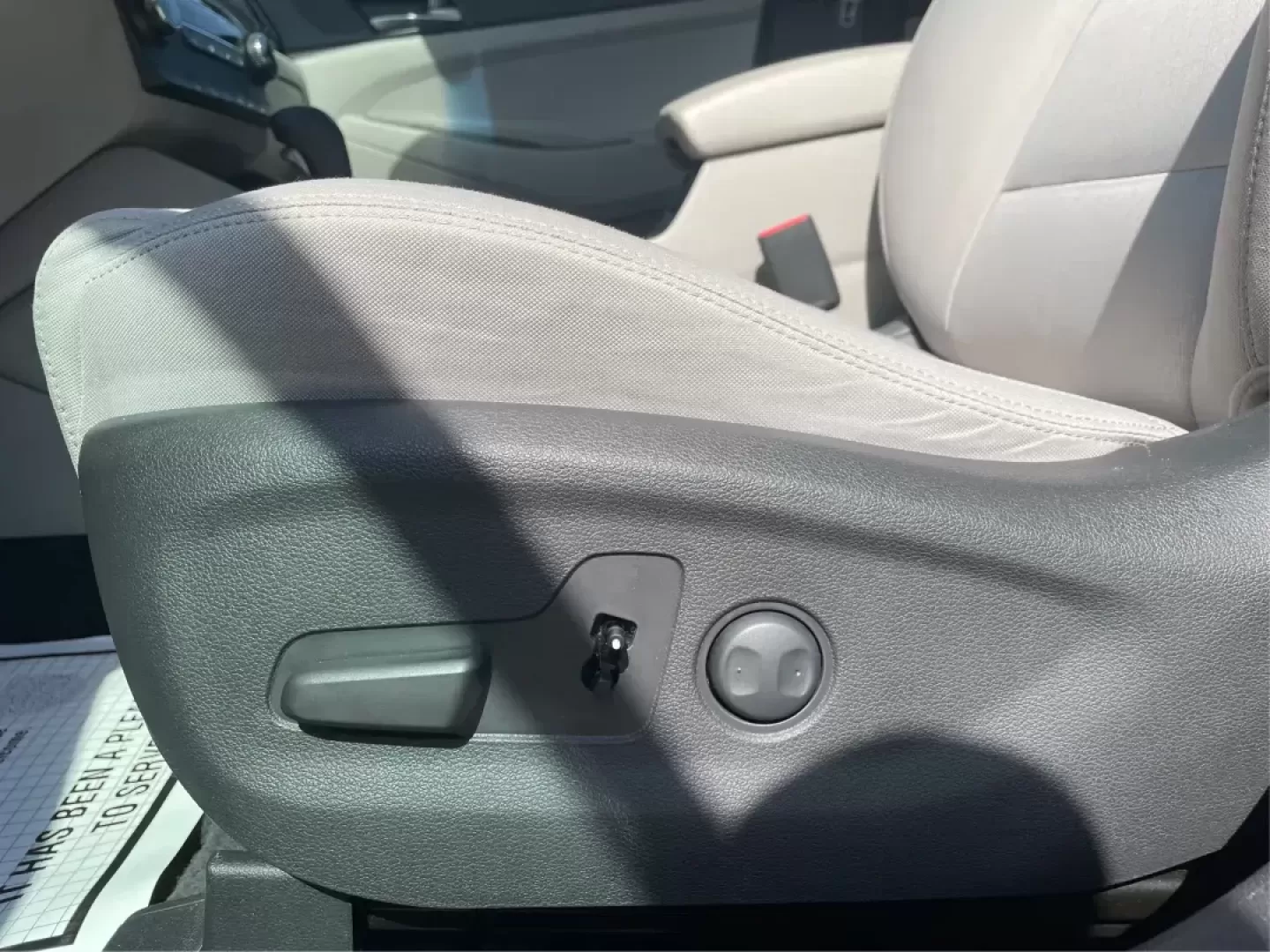 2018 Hyundai Tucson SEL (KM8J3CA41JU) with an Nu 2L I-4 gasoline direct injection engine, located at 8750 N County Rd 25A, Piqua, OH, 45356, (937) 908-9800, 40.164391, -84.232513 - Photo#17