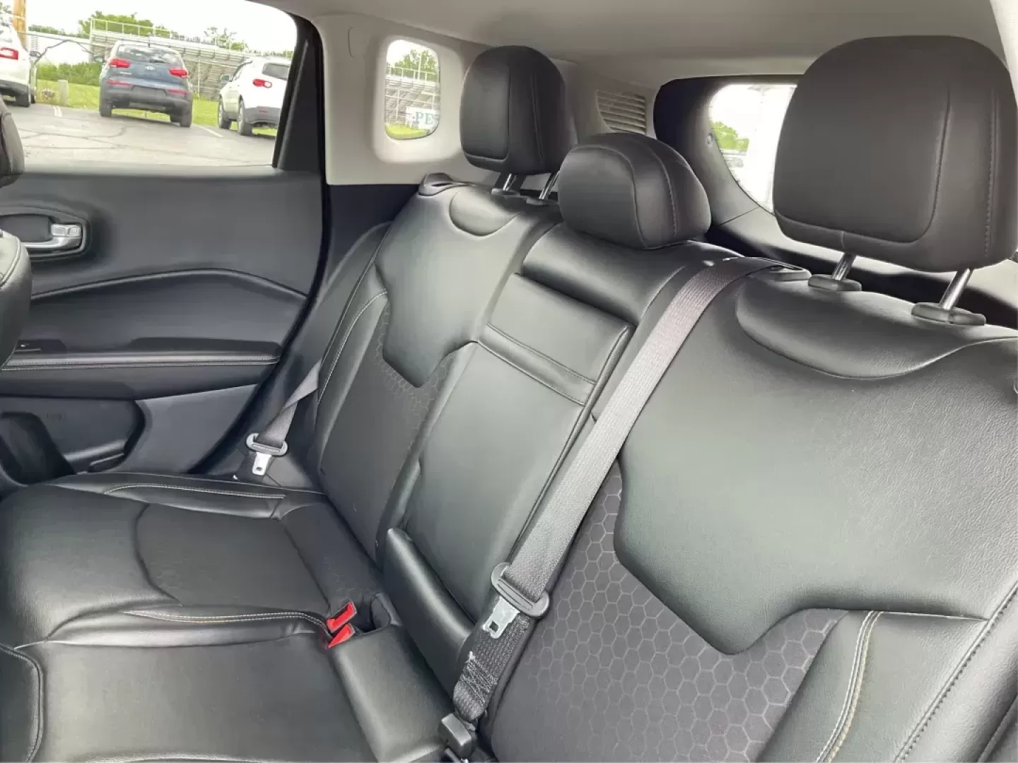 2018 Jeep Compass Latitude 4x4 (3C4NJDBB6JT) with an Other engine, located at 1230 East Main St, Xenia, OH, 45385, (937) 908-9800, 39.688026, -83.910172 - Photo#9