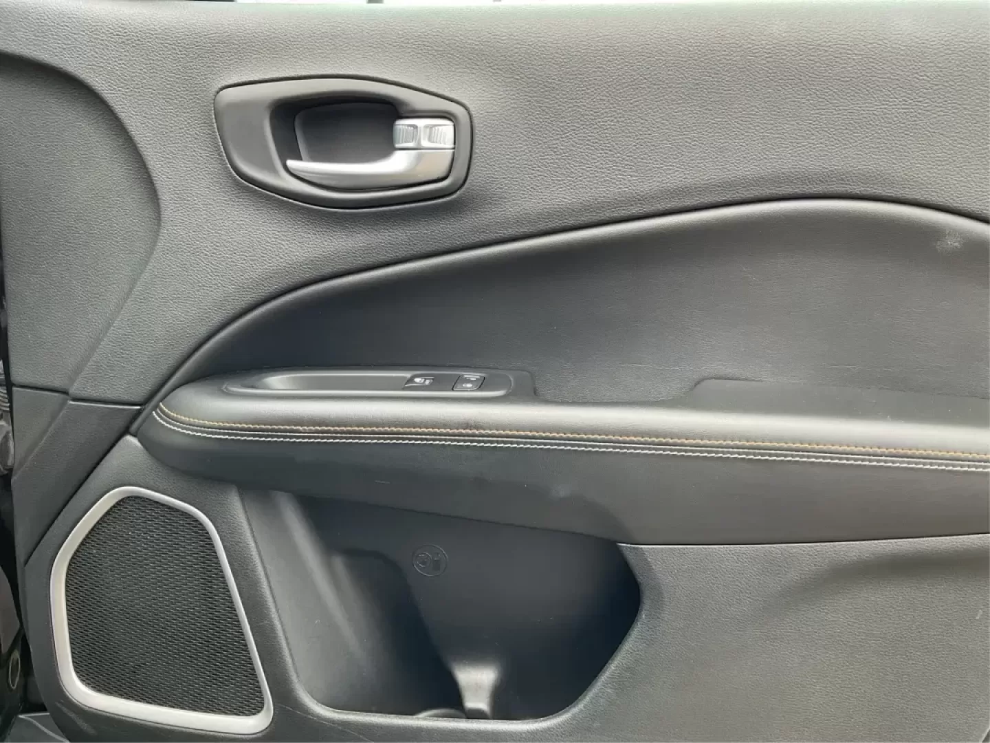 2018 Jeep Compass Latitude 4x4 (3C4NJDBB6JT) with an Other engine, located at 1230 East Main St, Xenia, OH, 45385, (937) 908-9800, 39.688026, -83.910172 - Photo#19