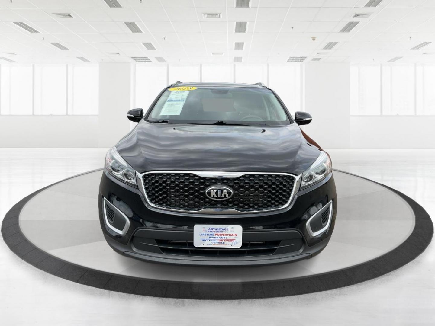 2018 Kia Sorento 2.4L LX (5XYPG4A38JG) with an 2.4L I-4 gasoline direct injection engine, located at 4508 South Dixie Dr, Moraine, OH, 45439, (937) 908-9800, 39.689976, -84.218452 - Photo#6