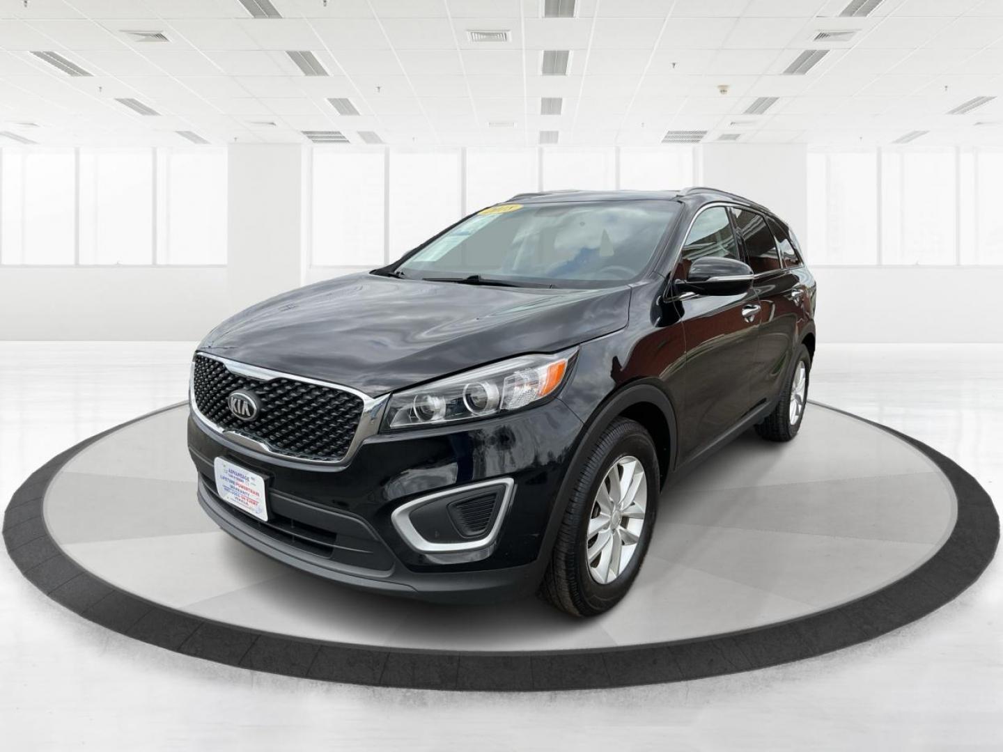 2018 Kia Sorento 2.4L LX (5XYPG4A38JG) with an 2.4L I-4 gasoline direct injection engine, located at 4508 South Dixie Dr, Moraine, OH, 45439, (937) 908-9800, 39.689976, -84.218452 - Photo#7