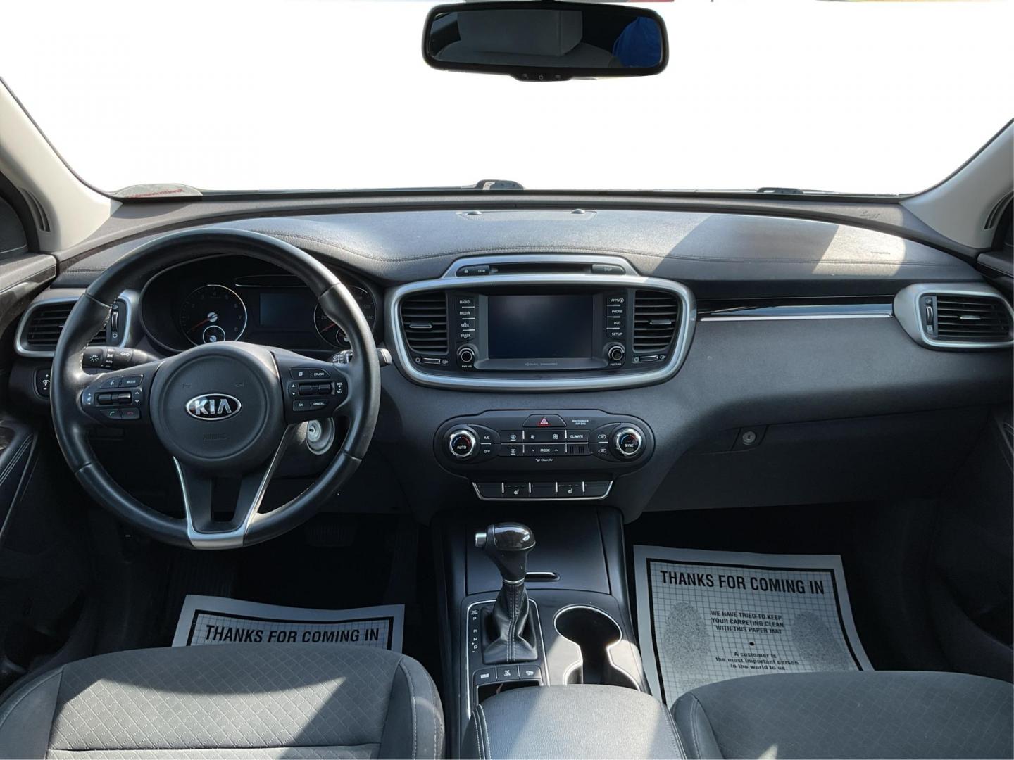 2018 Kia Sorento 2.4L LX (5XYPGDA35JG) with an 2.4L I-4 gasoline direct injection engine, located at 8750 N County Rd 25A, Piqua, OH, 45356, (937) 908-9800, 40.164391, -84.232513 - Photo#19