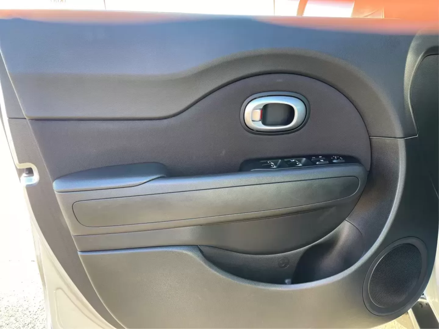 2018 Kia Soul Base 6A (KNDJN2A29J7) with an 1.6L L4 DOHC 16V engine, 6-Speed Automatic transmission, located at 8750 N County Rd 25A, Piqua, OH, 45356, (937) 908-9800, 40.164391, -84.232513 - Photo#10