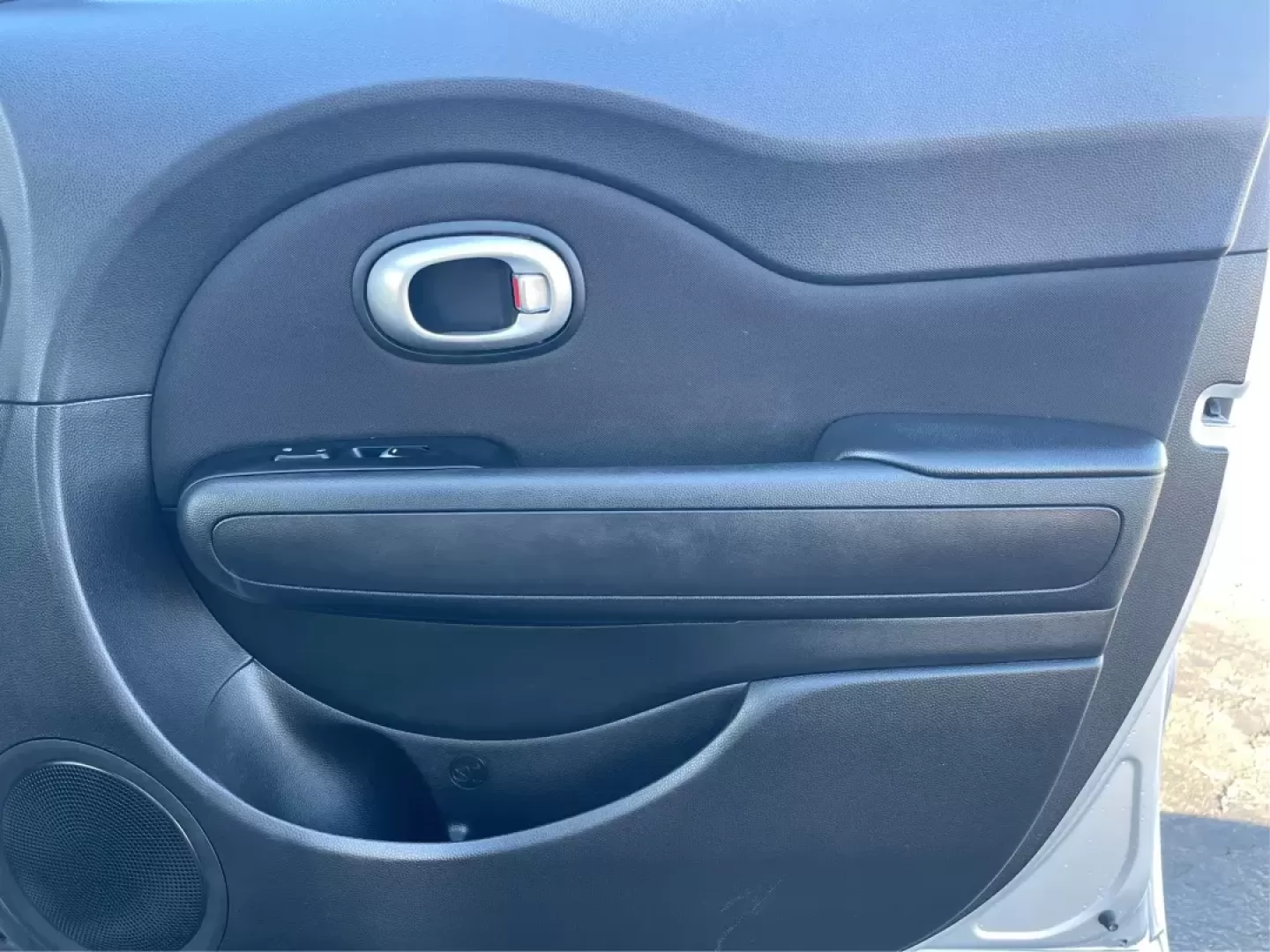 2018 Kia Soul Base 6A (KNDJN2A29J7) with an 1.6L L4 DOHC 16V engine, 6-Speed Automatic transmission, located at 8750 N County Rd 25A, Piqua, OH, 45356, (937) 908-9800, 40.164391, -84.232513 - Photo#11
