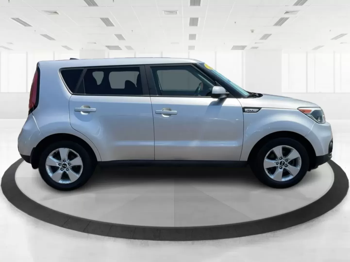 2018 Kia Soul Base 6A (KNDJN2A29J7) with an 1.6L L4 DOHC 16V engine, 6-Speed Automatic transmission, located at 8750 N County Rd 25A, Piqua, OH, 45356, (937) 908-9800, 40.164391, -84.232513 - Photo#15