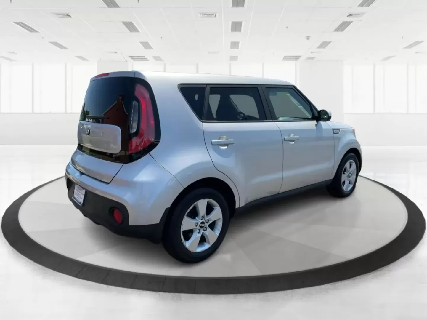 2018 Kia Soul Base 6A (KNDJN2A29J7) with an 1.6L L4 DOHC 16V engine, 6-Speed Automatic transmission, located at 8750 N County Rd 25A, Piqua, OH, 45356, (937) 908-9800, 40.164391, -84.232513 - Photo#16