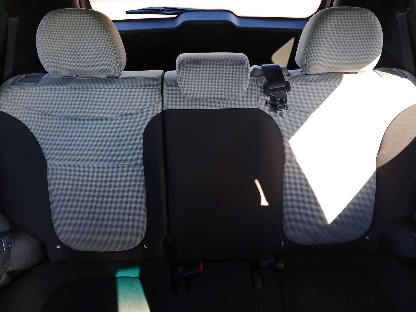 2018 Kia Soul Base 6A (KNDJN2A23J7) with an 1.6L L4 DOHC 16V engine, 6-Speed Automatic transmission, located at 401 Woodman Dr, Riverside, OH, 45431, (937) 908-9800, 39.760899, -84.123421 - Photo#11