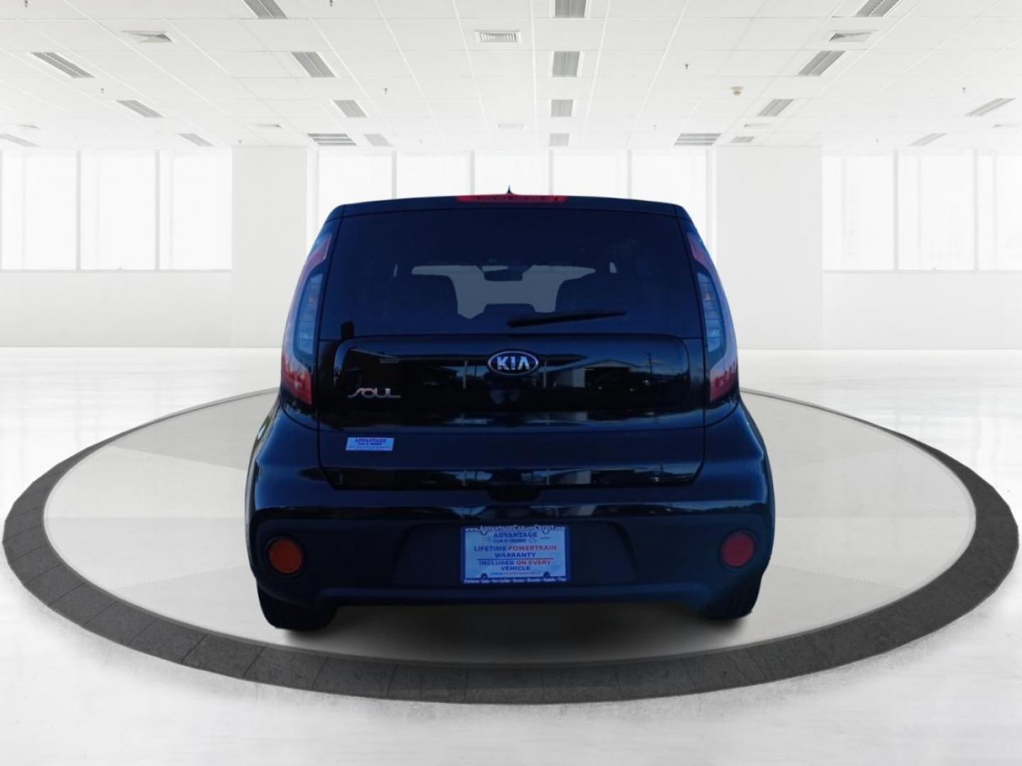 2018 Kia Soul Base 6A (KNDJN2A23J7) with an 1.6L L4 DOHC 16V engine, 6-Speed Automatic transmission, located at 401 Woodman Dr, Riverside, OH, 45431, (937) 908-9800, 39.760899, -84.123421 - Photo#2