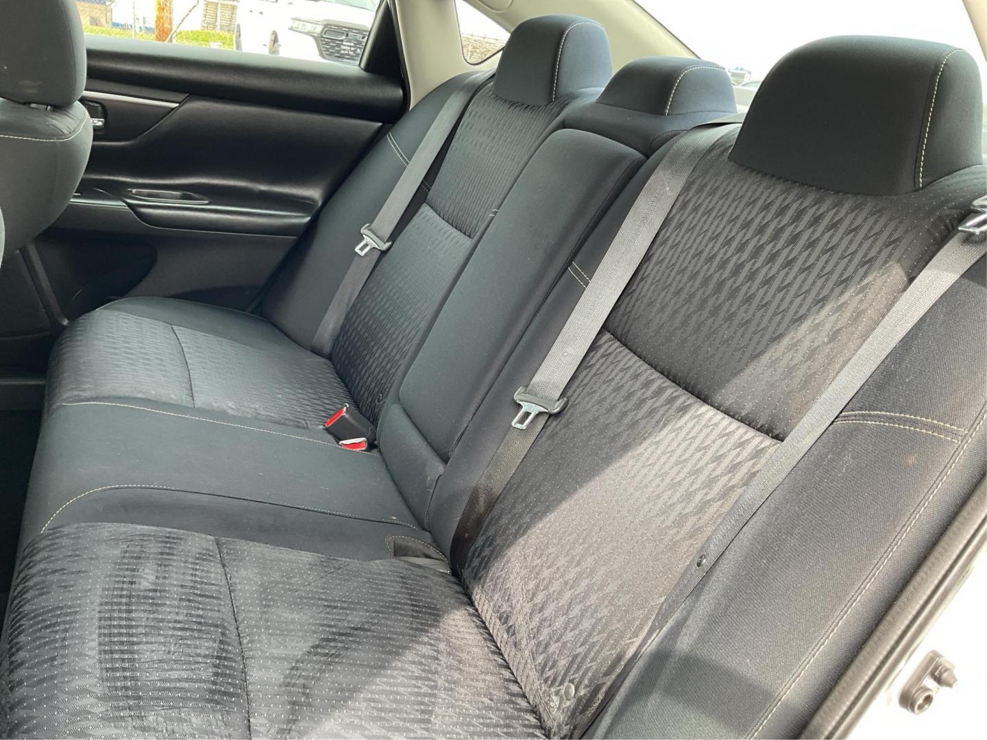 2018 Nissan Altima 2.5 SV (1N4AL3APXJC) with an 2.5L I-4 DOHC engine, located at 880 E. National Road, Vandalia, OH, 45377, (937) 908-9800, 39.891918, -84.183594 - Photo#9