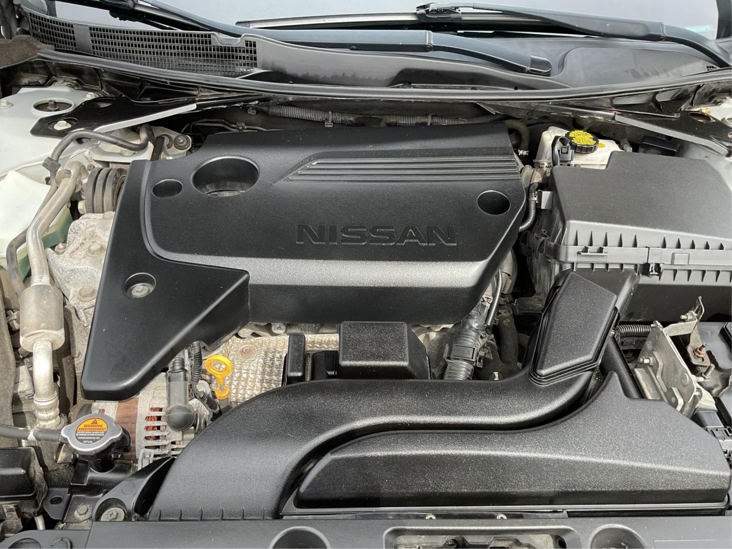 2018 Nissan Altima 2.5 SV (1N4AL3APXJC) with an 2.5L I-4 DOHC engine, located at 880 E. National Road, Vandalia, OH, 45377, (937) 908-9800, 39.891918, -84.183594 - Photo#10
