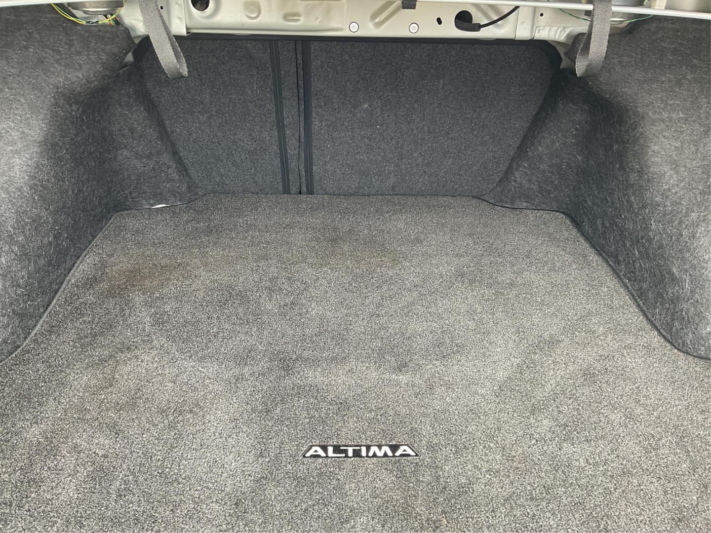 2018 Nissan Altima 2.5 SV (1N4AL3APXJC) with an 2.5L I-4 DOHC engine, located at 880 E. National Road, Vandalia, OH, 45377, (937) 908-9800, 39.891918, -84.183594 - Photo#11