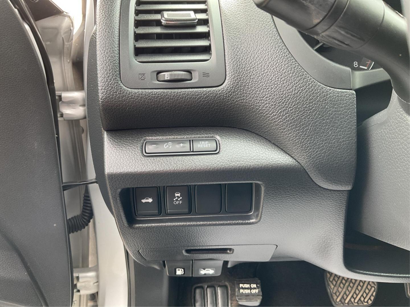 2018 Nissan Altima 2.5 SV (1N4AL3APXJC) with an 2.5L I-4 DOHC engine, located at 880 E. National Road, Vandalia, OH, 45377, (937) 908-9800, 39.891918, -84.183594 - Photo#16