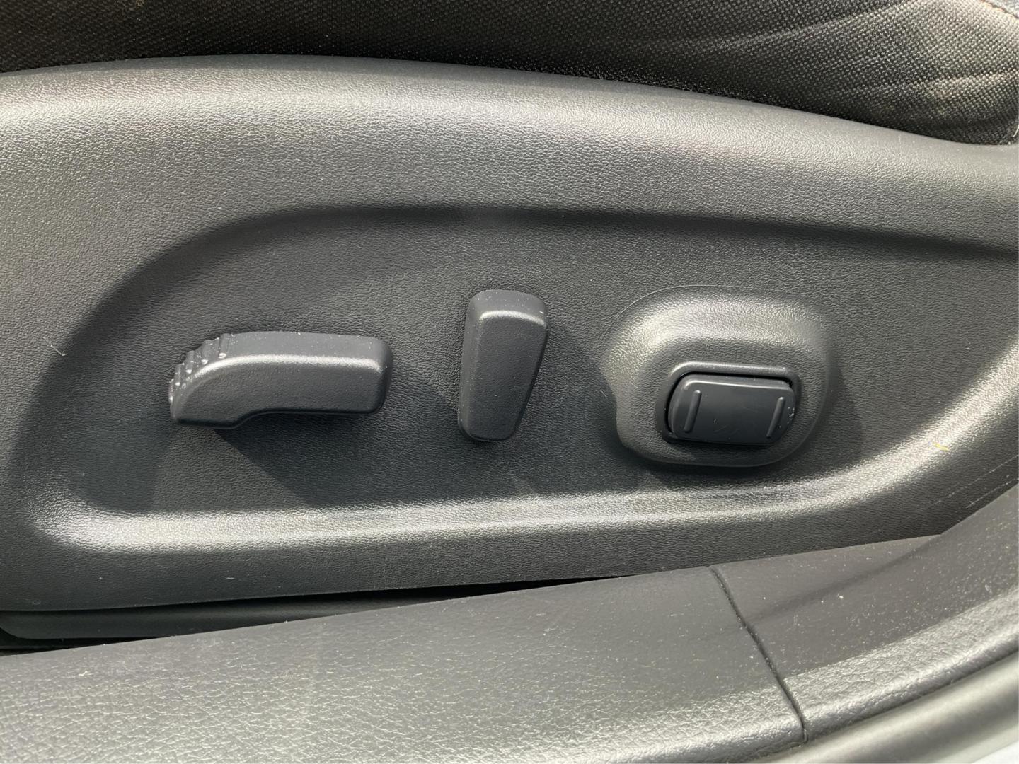 2018 Nissan Altima 2.5 SV (1N4AL3APXJC) with an 2.5L I-4 DOHC engine, located at 880 E. National Road, Vandalia, OH, 45377, (937) 908-9800, 39.891918, -84.183594 - Photo#17