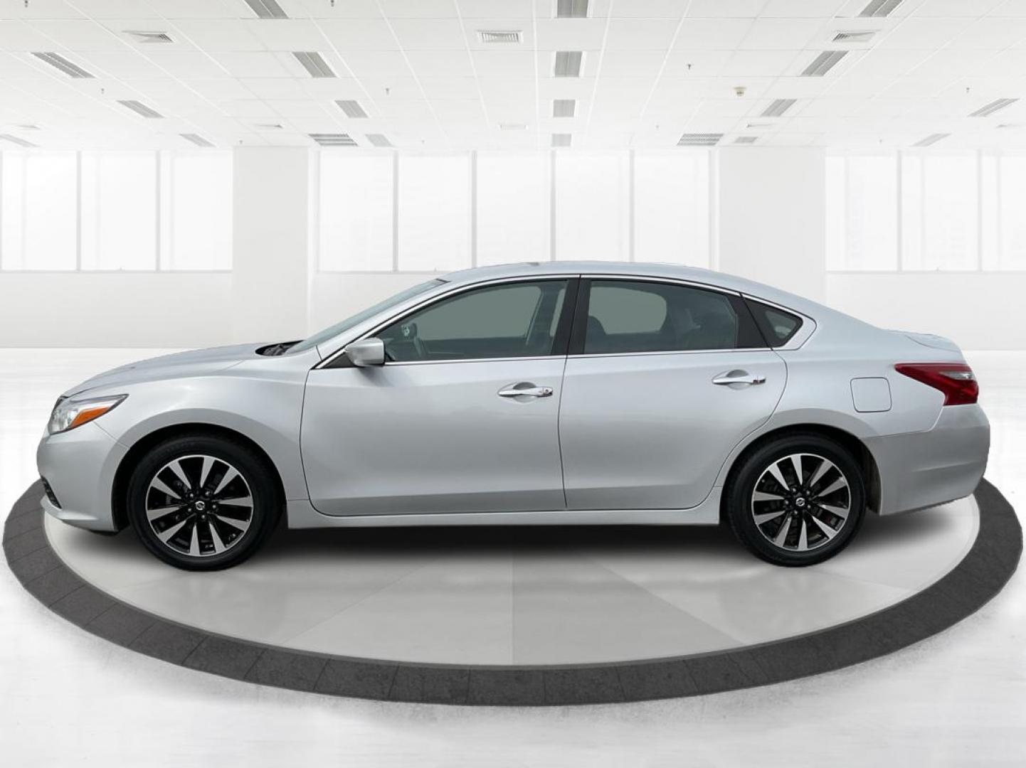 2018 Nissan Altima 2.5 SV (1N4AL3APXJC) with an 2.5L I-4 DOHC engine, located at 880 E. National Road, Vandalia, OH, 45377, (937) 908-9800, 39.891918, -84.183594 - Photo#5