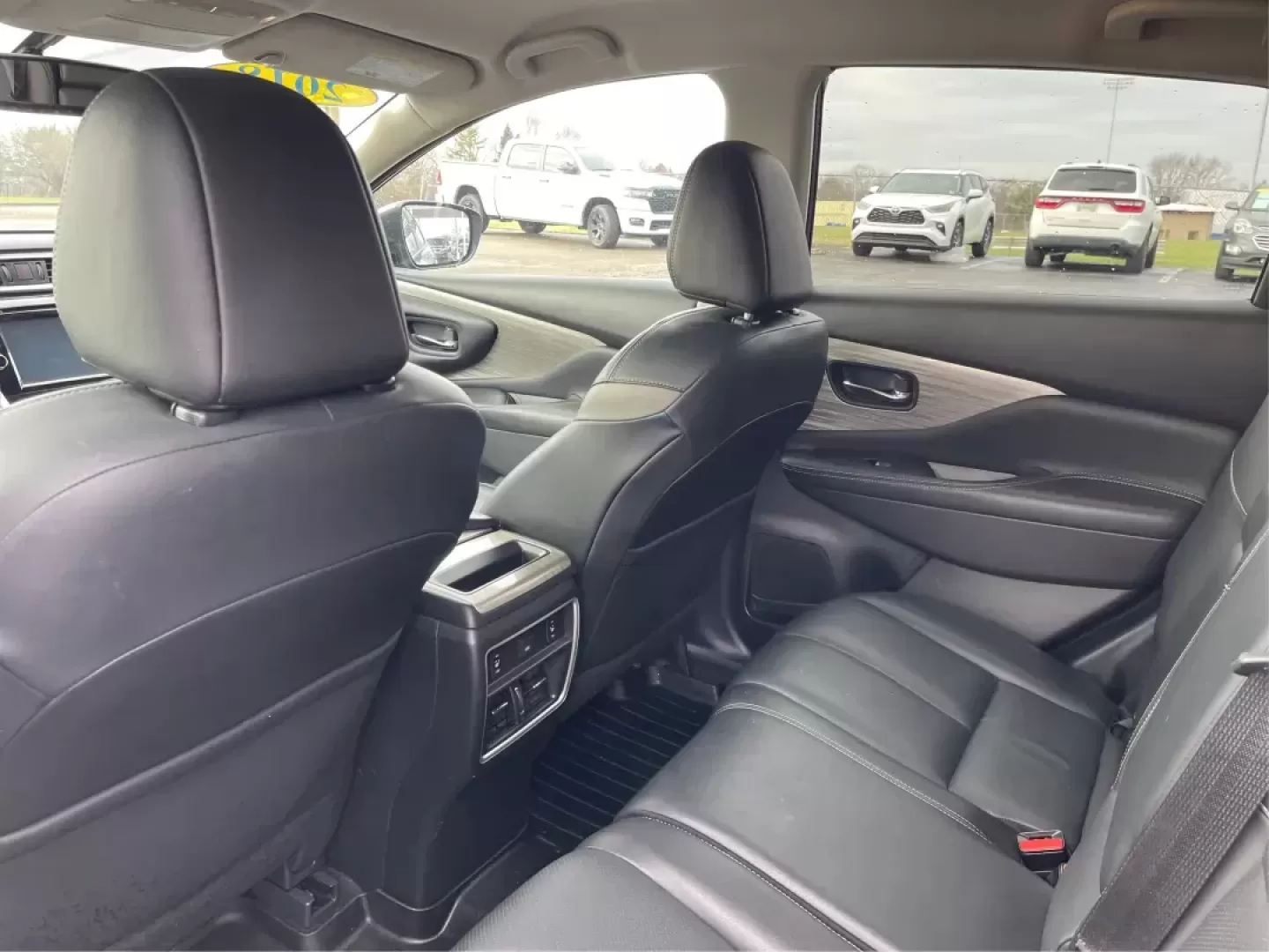 2018 Nissan Murano SL AWD (5N1AZ2MH1JN) with an 3.5L V6 DOHC 24V engine, Continuously Variable Transmission transmission, located at 1230 East Main St, Xenia, OH, 45385, (937) 908-9800, 39.688026, -83.910172 - Photo#10