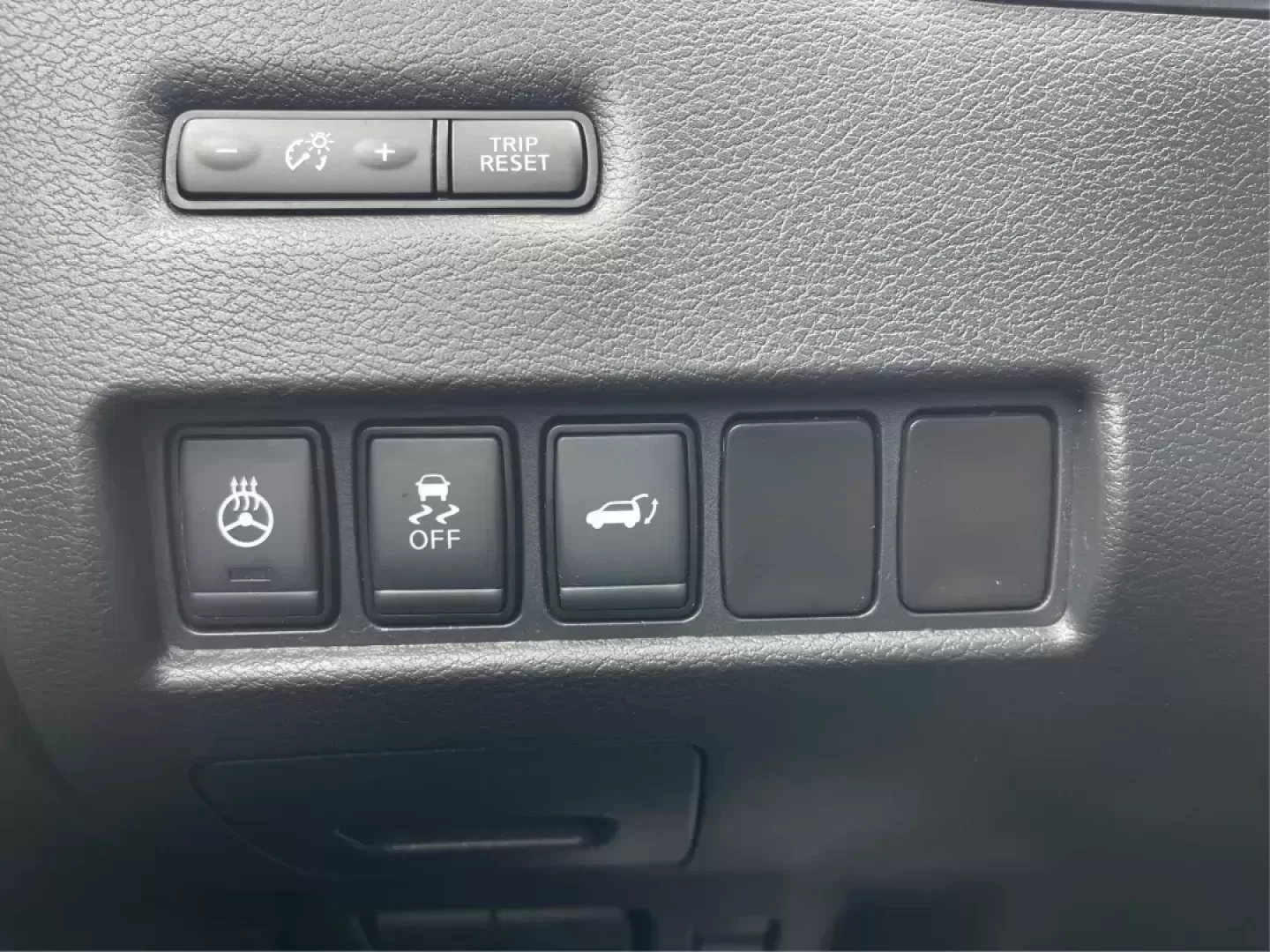 2018 Nissan Murano SL AWD (5N1AZ2MH1JN) with an 3.5L V6 DOHC 24V engine, Continuously Variable Transmission transmission, located at 1230 East Main St, Xenia, OH, 45385, (937) 908-9800, 39.688026, -83.910172 - Photo#17