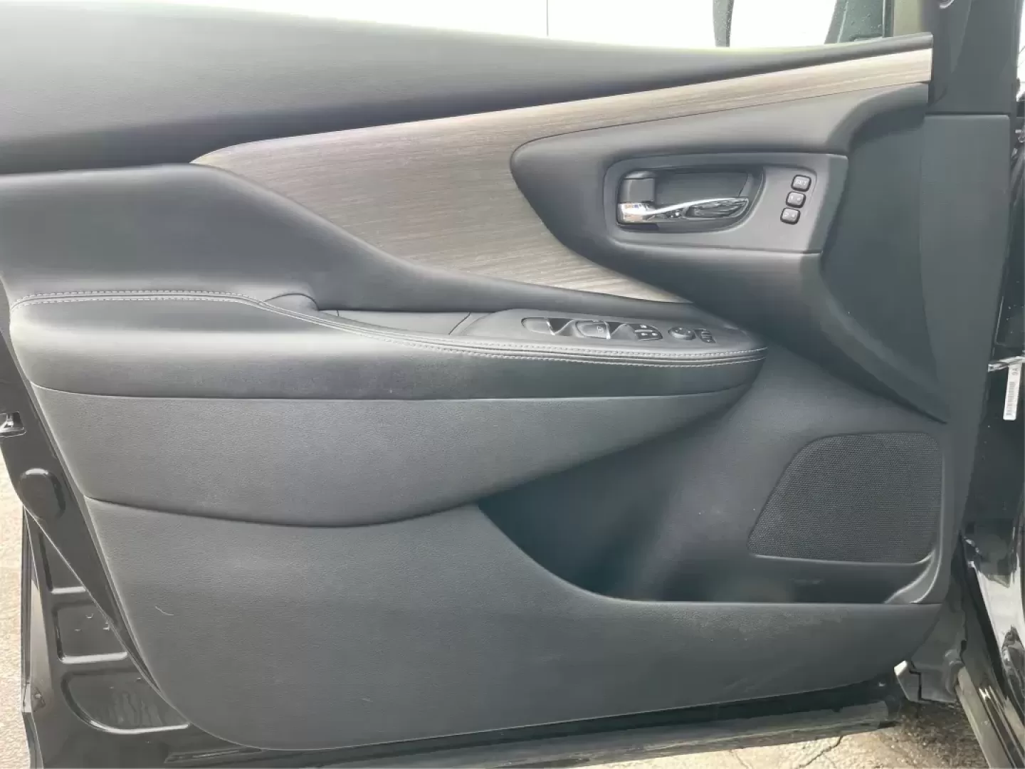 2018 Nissan Murano SL AWD (5N1AZ2MH1JN) with an 3.5L V6 DOHC 24V engine, Continuously Variable Transmission transmission, located at 1230 East Main St, Xenia, OH, 45385, (937) 908-9800, 39.688026, -83.910172 - Photo#19