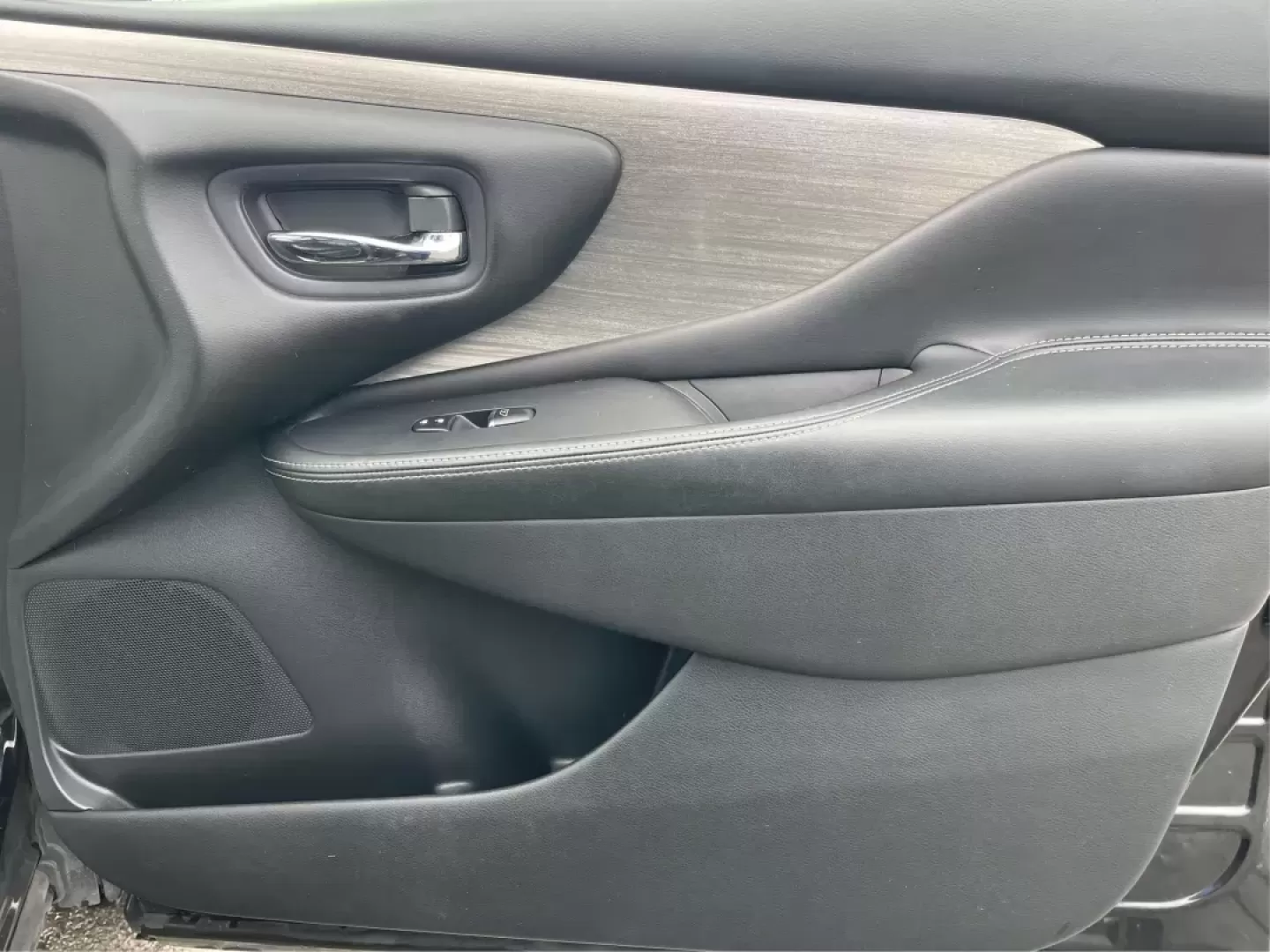 2018 Nissan Murano SL AWD (5N1AZ2MH1JN) with an 3.5L V6 DOHC 24V engine, Continuously Variable Transmission transmission, located at 1230 East Main St, Xenia, OH, 45385, (937) 908-9800, 39.688026, -83.910172 - Photo#20