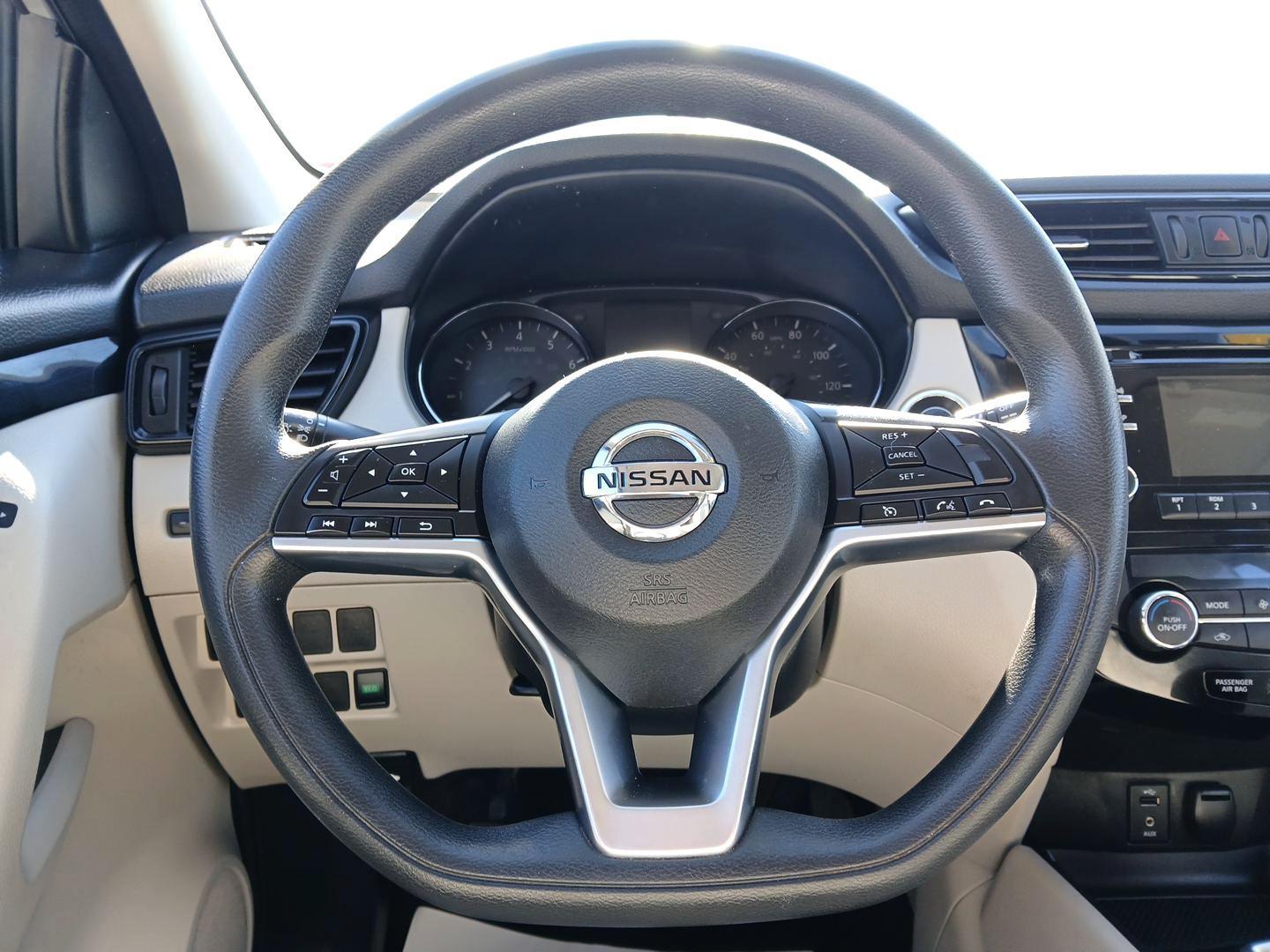 2018 Nissan Rogue Sport SV AWD (JN1BJ1CR6JW) with an 2.0L L4 DOHC 16V engine, Continuously Variable Transmission transmission, located at 880 E. National Road, Vandalia, OH, 45377, (937) 908-9800, 39.891918, -84.183594 - Photo#13