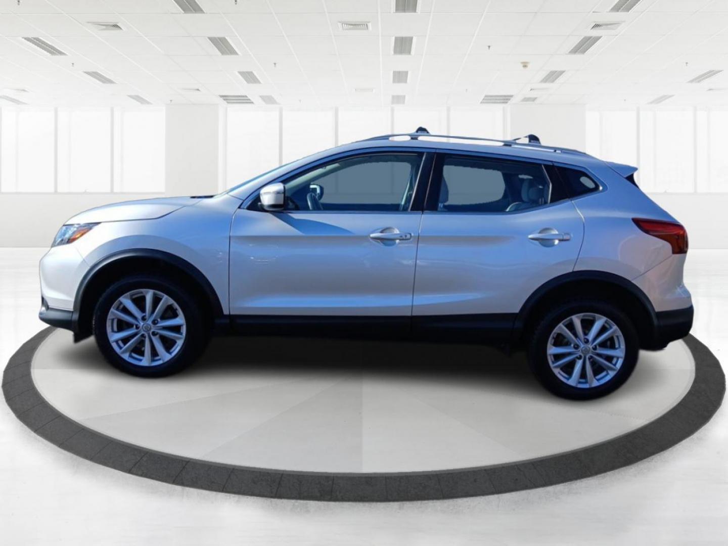 2018 Nissan Rogue Sport SV AWD (JN1BJ1CR6JW) with an 2.0L L4 DOHC 16V engine, Continuously Variable Transmission transmission, located at 880 E. National Road, Vandalia, OH, 45377, (937) 908-9800, 39.891918, -84.183594 - Photo#3