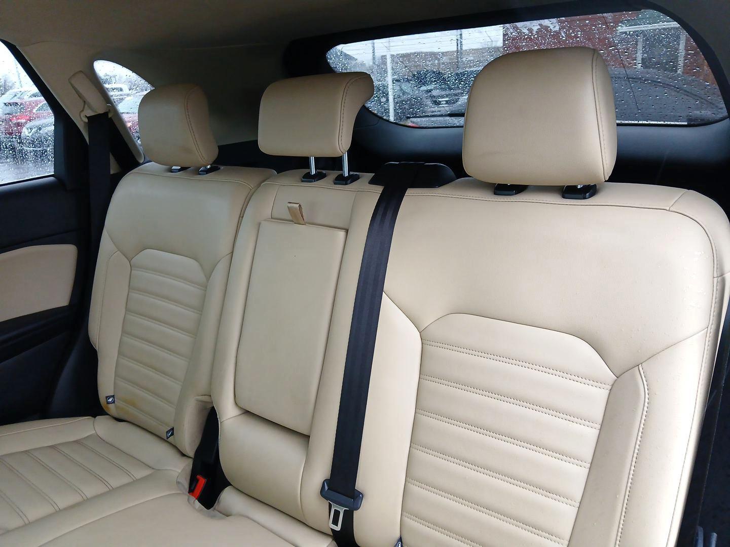 2019 Ford Edge SEL FWD (2FMPK3J9XKB) with an 2.0L L4 DOHC 16V engine, 6-Speed Automatic transmission, located at 1230 East Main St, Xenia, OH, 45385, (937) 908-9800, 39.688026, -83.910172 - Photo#9