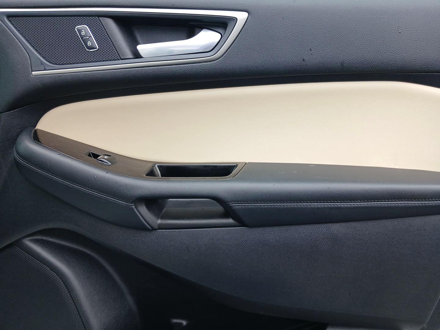 2019 Ford Edge SEL FWD (2FMPK3J9XKB) with an 2.0L L4 DOHC 16V engine, 6-Speed Automatic transmission, located at 1230 East Main St, Xenia, OH, 45385, (937) 908-9800, 39.688026, -83.910172 - Photo#19