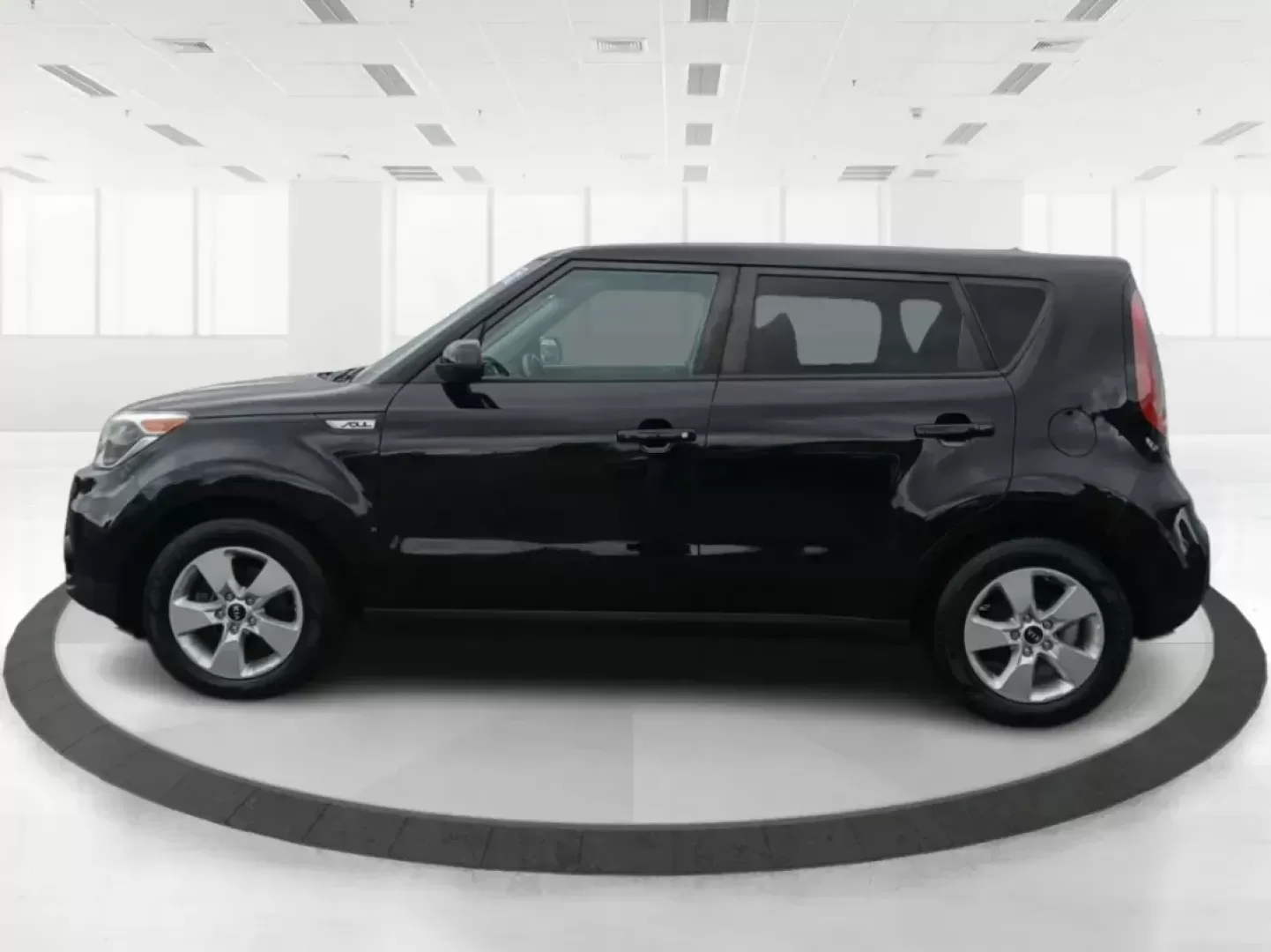 2019 Kia Soul Base 6A (KNDJN2A26K7) with an 1.6L L4 DOHC 16V engine, 6-Speed Automatic transmission, located at 4508 South Dixie Dr, Moraine, OH, 45439, (937) 908-9800, 39.689976, -84.218452 - Photo#6
