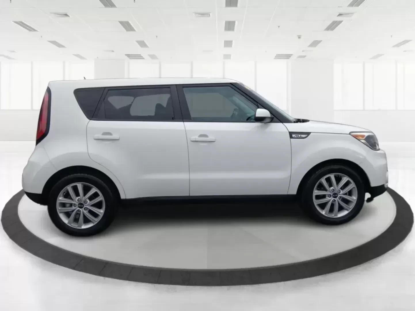 2019 Kia Soul + (KNDJP3A59K7) with an 2.0L L4 DOHC 16V engine, 6-Speed Automatic transmission, located at 401 Woodman Dr, Riverside, OH, 45431, (937) 908-9800, 39.760899, -84.123421 - Photo#1