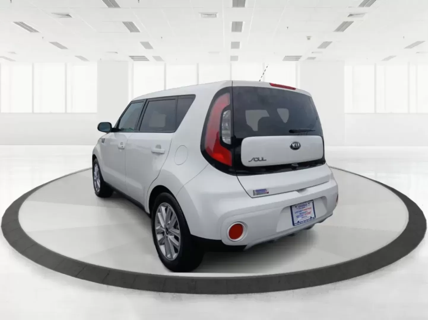 2019 Kia Soul + (KNDJP3A59K7) with an 2.0L L4 DOHC 16V engine, 6-Speed Automatic transmission, located at 401 Woodman Dr, Riverside, OH, 45431, (937) 908-9800, 39.760899, -84.123421 - Photo#3